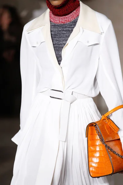 Look 38